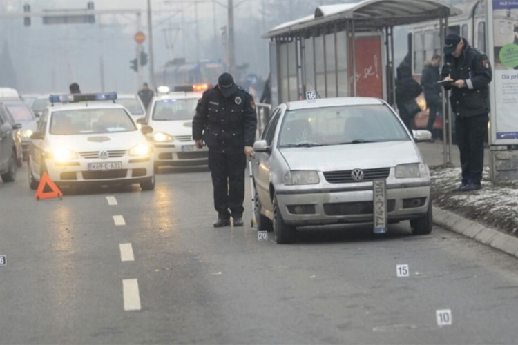 Automobilom udario pješaka