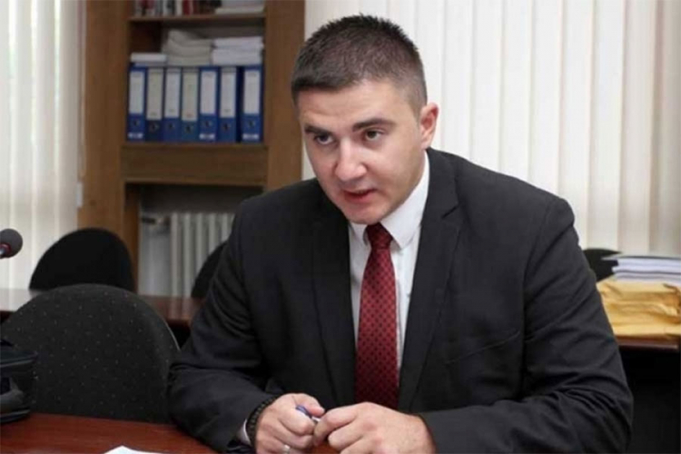 Vidaković: Da je ozbiljan šef diplomatije, Crnadak bi danas bio u Vašingtonu
