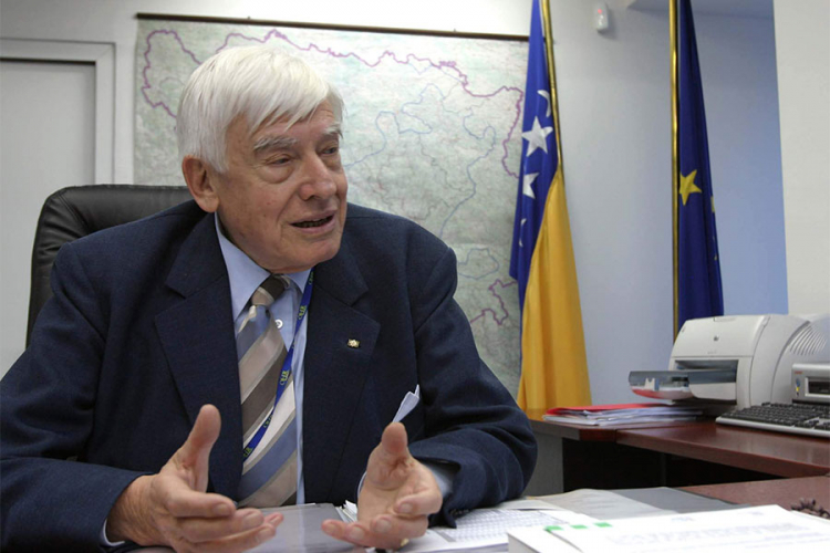 Švarc-Šiling: SAD zbog Kosova nisu uvele Dodiku sankcije 2006.