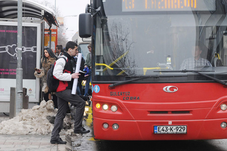 Đacima još vrijede decembarske karte
