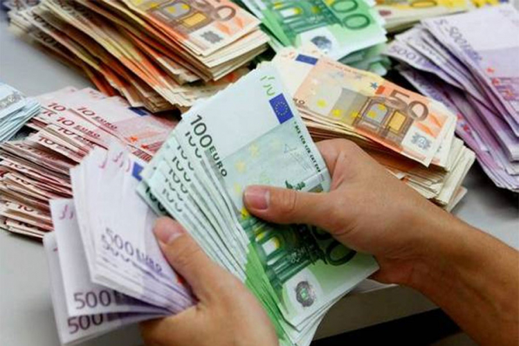 Prosječna plata u Makedoniji 361 evra