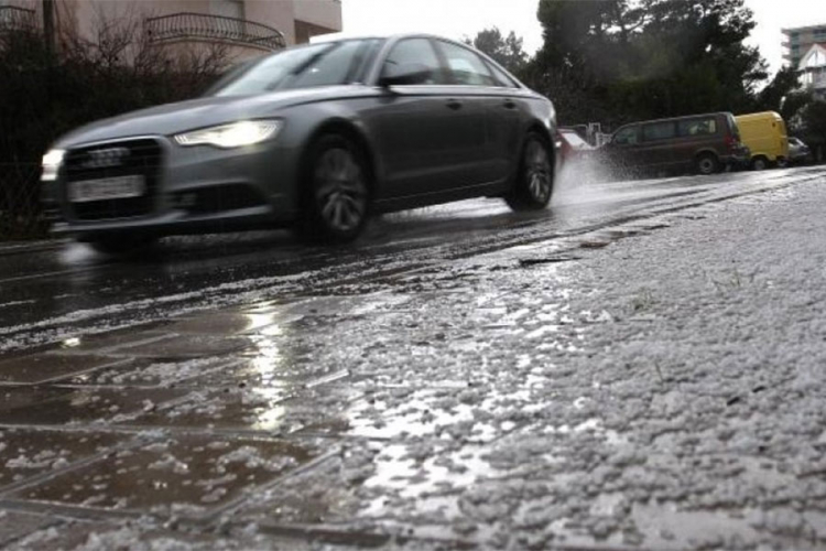 Poledica na putevima, oprez u saobraćaju