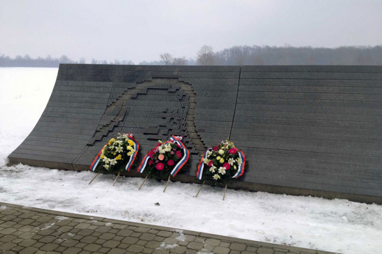 Otvorena izložba "Donja Gradina-od sela do memorijala" (FOTO)