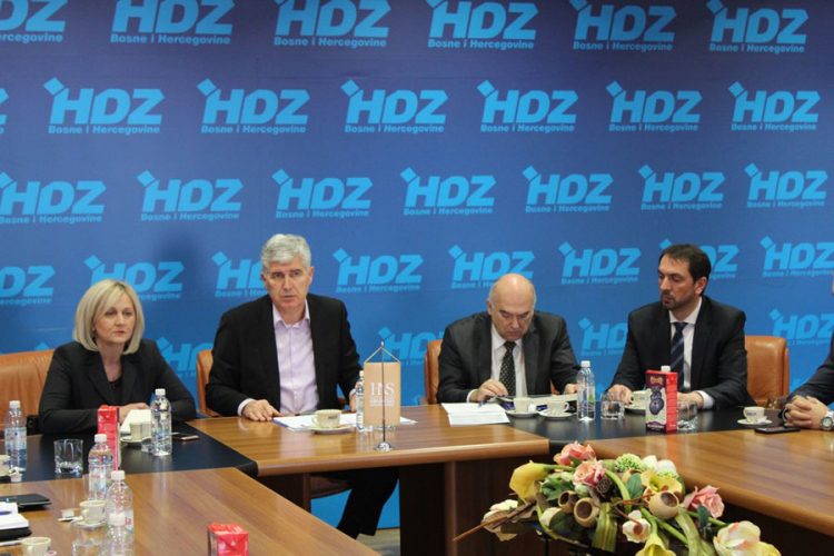 Treći entitet bez podrške