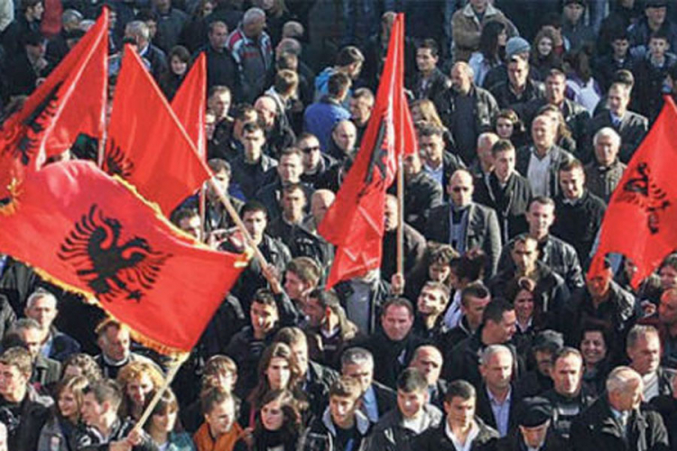 Sarajevski profesor: Dinastija Karađorđević je albanskog porijekla, kao i Đokovići (VIDEO)