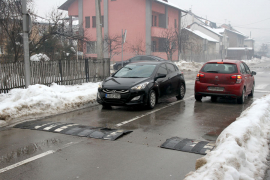Prilikom čišćenja snijega uništeni "ležeći policajci"