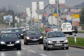 Teško do kazne za domaće vozače u stranim vozilima