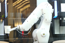 U San Francisku otvoren kafić u kojem kafu poslužuje robot (VIDEO)