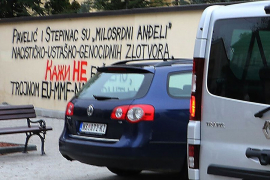 Grafit o Paveliću i Stepincu u Novom Sadu