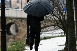 Oblačno vrijeme, ponegdje i padavine