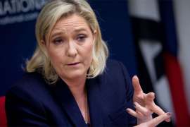 Dvoje ljudi Marin le Pen privedeni zbog skandala u EP