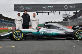 Mercedes predstavio "srebrne strijele"