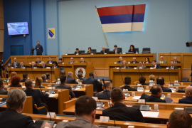 NS RS usvojila zaključke: Izetbegović prekršio Ustav BiH