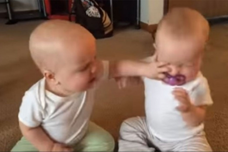 Kada bebe vide stvari i svijet prvi put u svom životu (VIDEO)      
