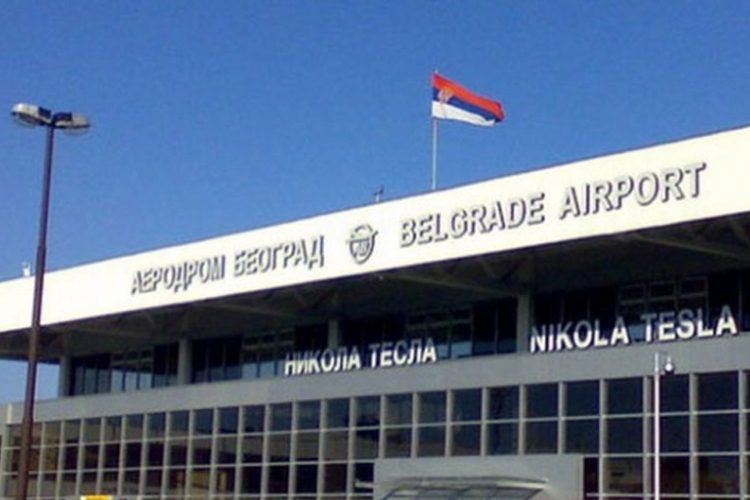 Vanredno sleteo avion sa 150 putnika na beogradski aerodrom