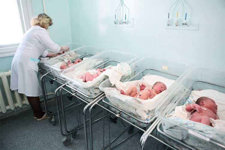 Katanac na porodilišta u Prnjavoru i Derventi