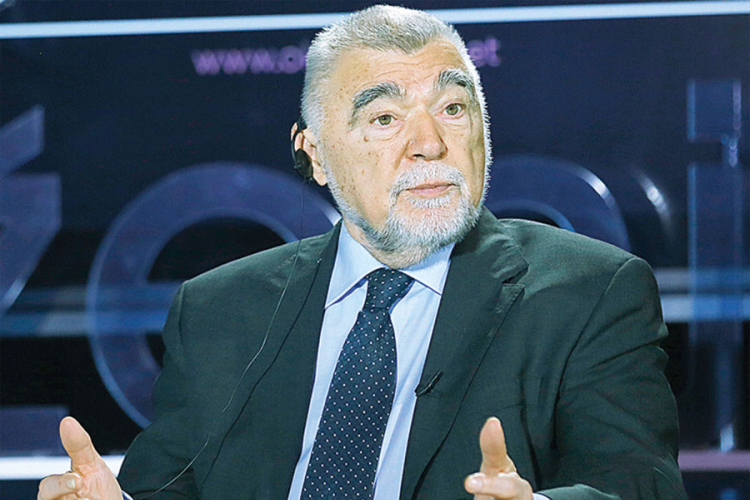 Stipe Mesić unaprijedio Ratka Mladića u generala