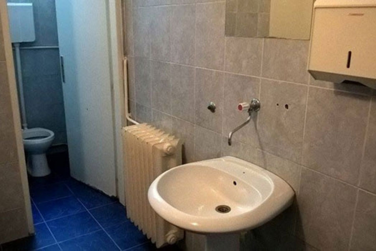 Pacijenti sve više kradu čučavce i lavaboe u domovima zdravlja