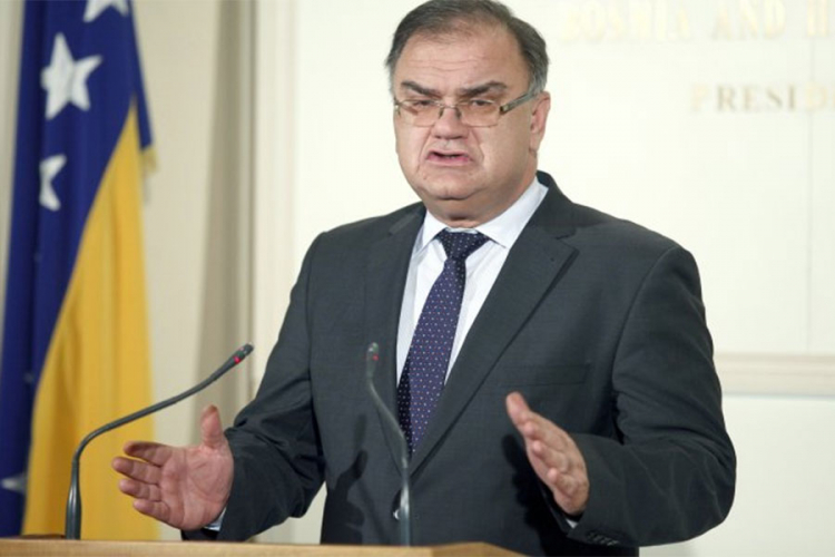 Ivanić: Sankcijama političarima ništa se ne rješava