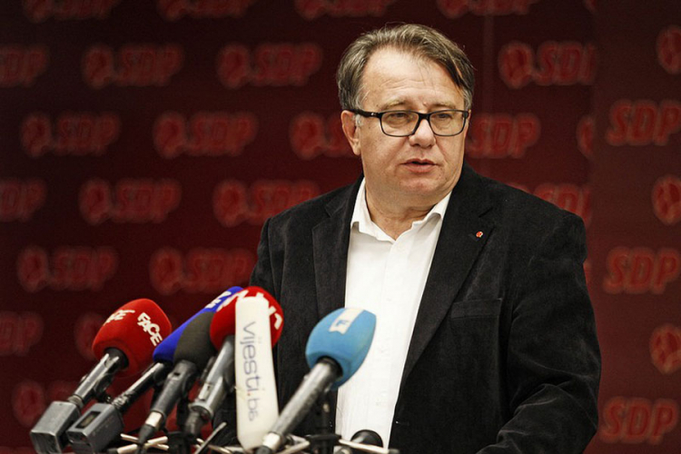 Nikšić i Izetbegović o reviziji tužbe protiv Srbije