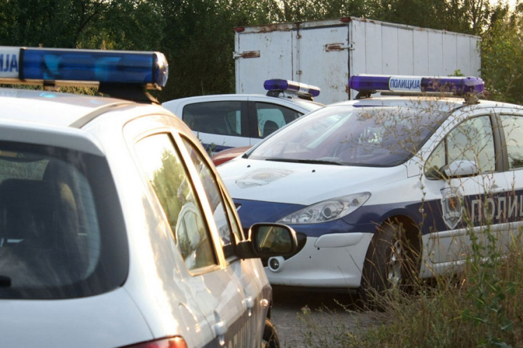 Brat ubio sestru očevim karabinom