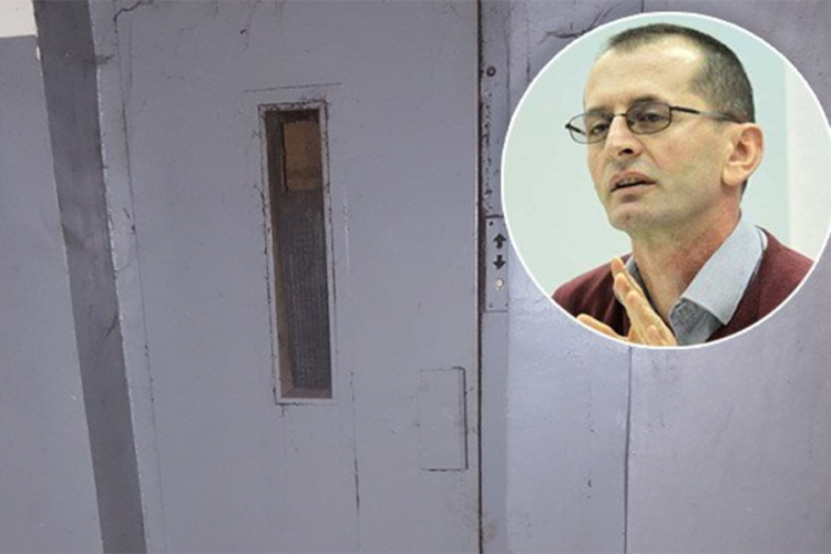 Profesor pokušao da izađe iz zaglavljenog lifta, propao kroz rupu i poginuo