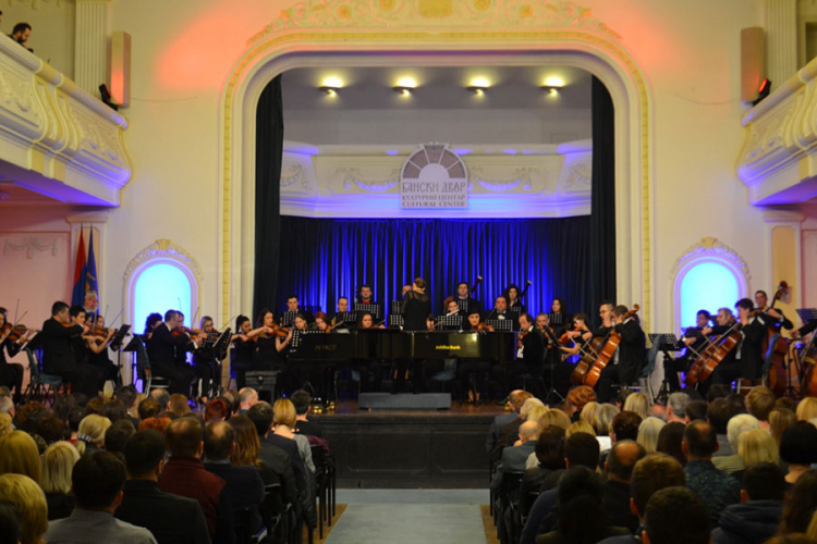 Simfonijski orkestar izveo djela Mendelsona i Betovena (FOTO)