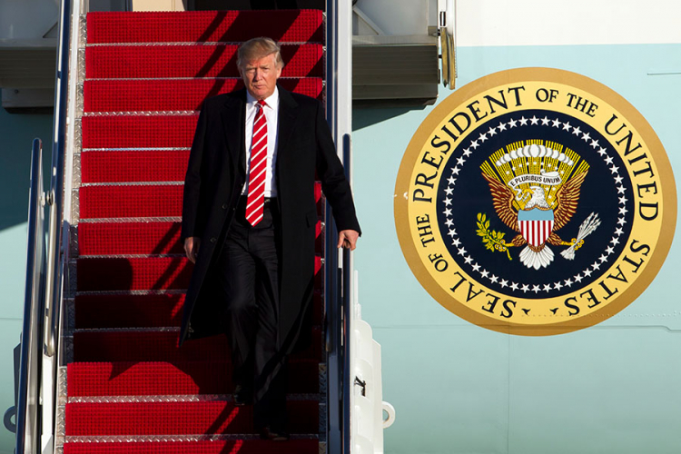 Tramp: Mene povezuju sa Putinom, a kada Obama pravi dogovor sa Iranom, nema problema