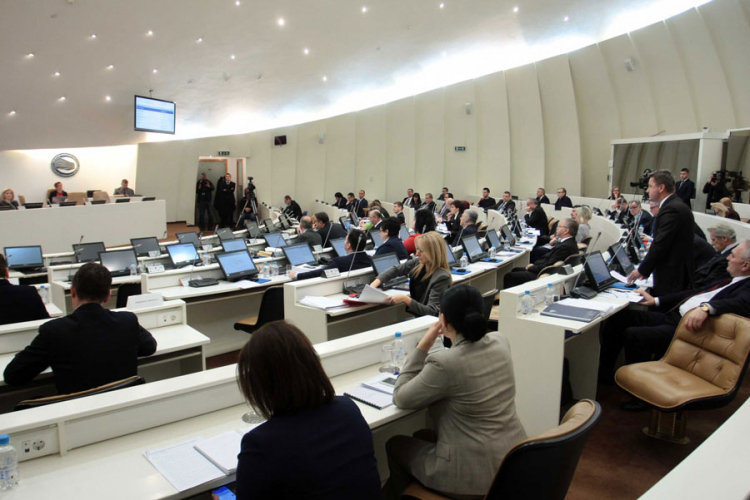 Revizija tužbe dovela bi do blokade parlamenta