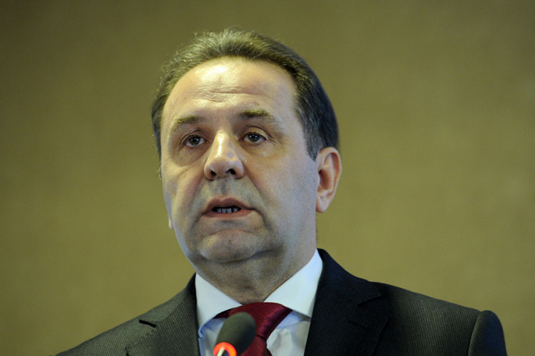 Ljajić: Revizija tužbe vodi zamrzavanju političkih odnosa