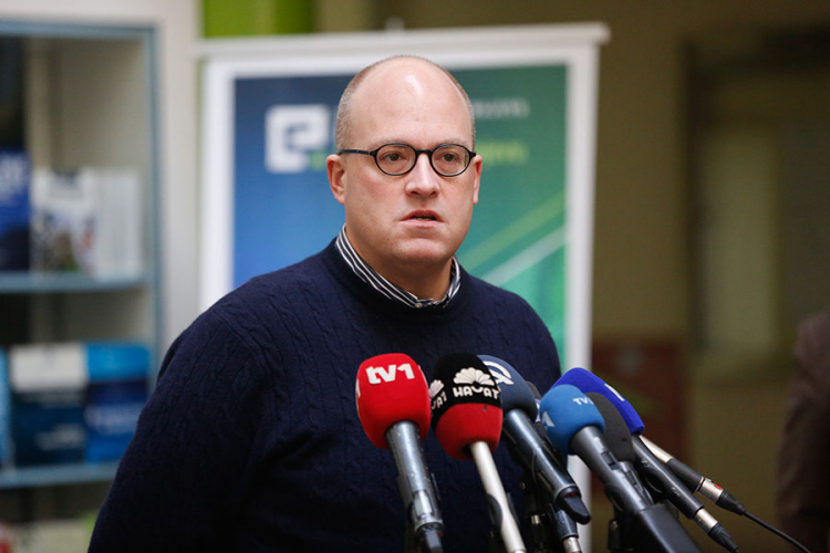 Mur: Revizija tužbe nije ni dobar ni praktičan korak