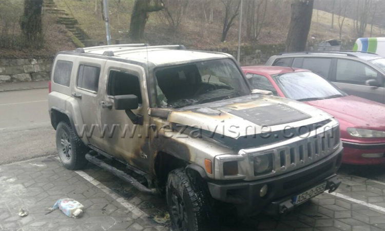 Zapaljen automobil bivšeg načelnika CJB Banjaluka (FOTO)