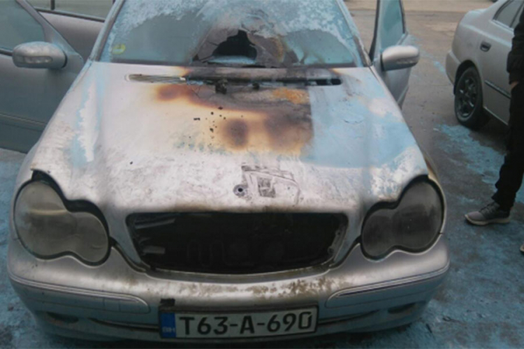 Požar na automobilu zlatnog reprezentativca BiH (FOTO)
