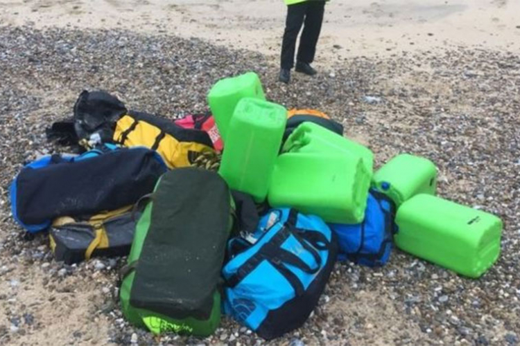 Torbe sa kokainom isplivale na plaže Engleske (FOTO)