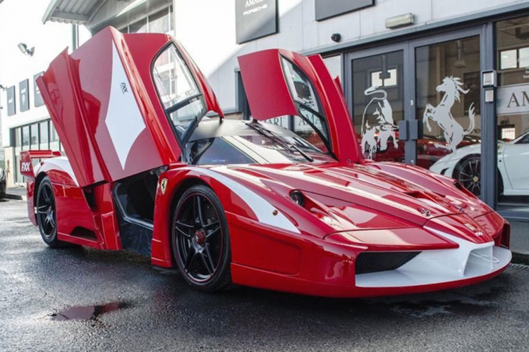 Na prodaju jedini legalan Ferrari Enzo FXX