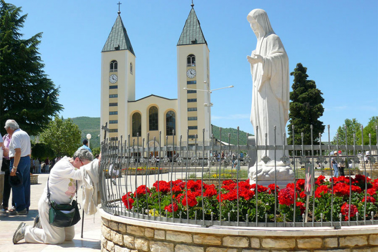 Papa šalje biskupa u Međugorje radi "dubljeg upoznavanja" zbog ukazanja Gospe