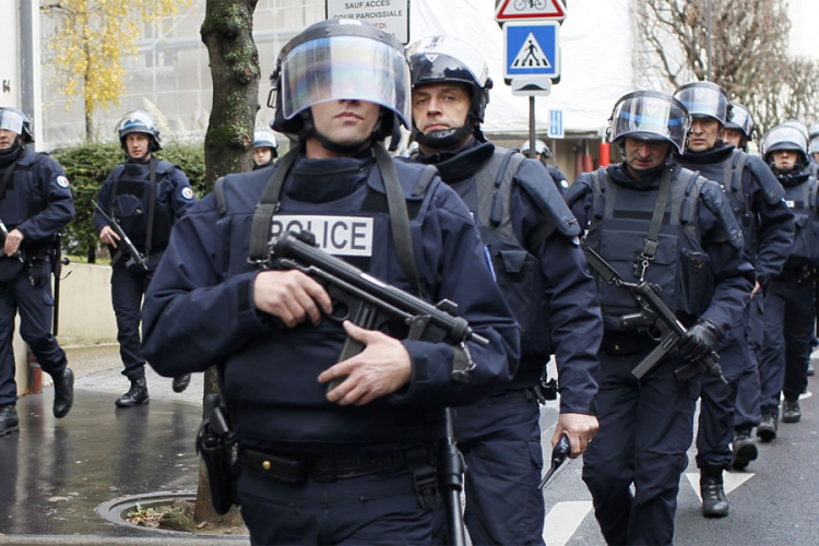 Novi neredi tokom protesta u pariskom predgrađu Bobinji