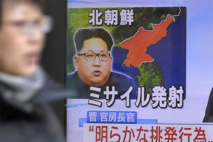 Kim opet provocira, lansirao raketu, reagovali Tramp i Abe