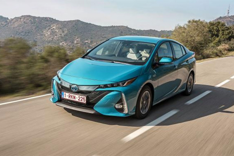 Novi Prius Plug-in Hybrid stiže u Evropu (FOTO)
