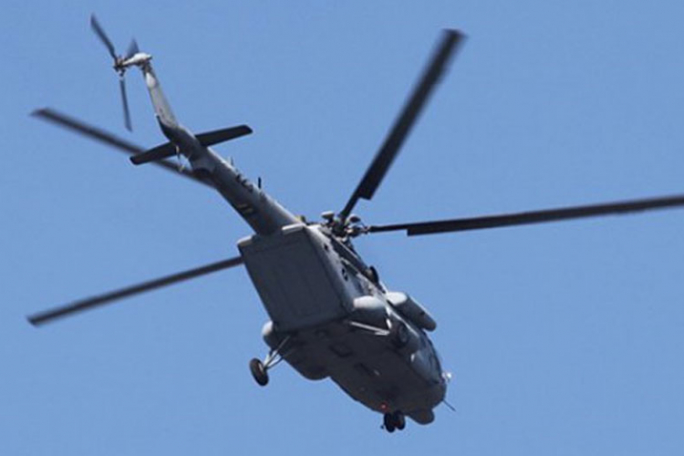 Helikopter sa petoro ljudi srušio se u jezero