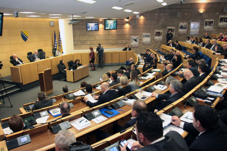 Delegati osudili povećanja, ali se ne odriču naknada