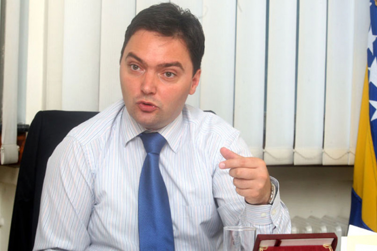 Priču o reviziji tužbe BiH protiv Srbije otvoriti u Predsjedništvu BiH