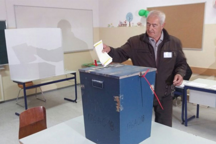 Zatvorena birališta u Stocu