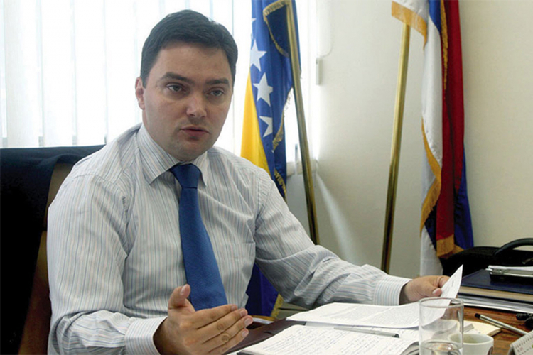 Košarac odgovorio Mektiću: On je primitivan i nije dostojan da bude ministar