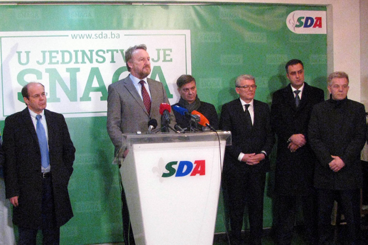 Izetbegović: Neću doći na sjednicu ako je Ivanić ne definiše pravilno