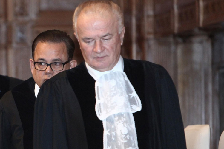 Kreća: Bakir Izetbegović ne može da ponovi očev potez