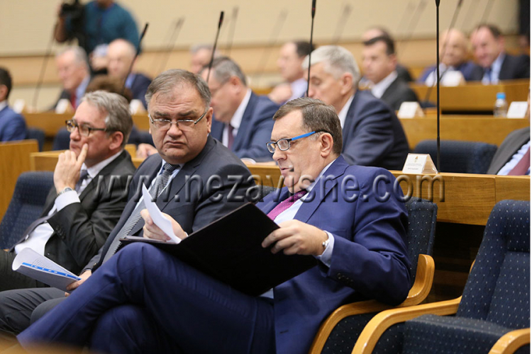Bakir Izetbegović ujedinio Srbe


