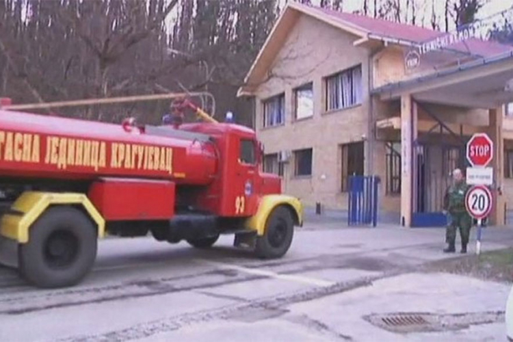 70 radnika Tehničko-remontnog zavoda blokirano u šumi