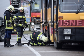 Banjaluka: Gorio autobus, na terenu dva vatrogasna vozila (FOTO)