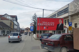 Predsjednik Albanije u Bujanovcu dočekan bilbordom "Dobro došao ...